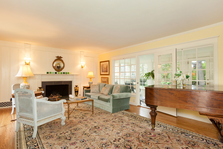 Property Photo: Living room 1014 Hoyt Ave  WA 98201 