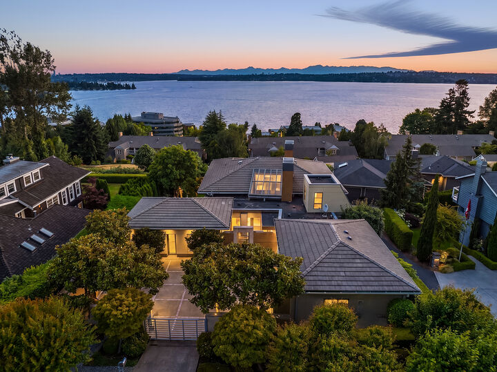 Property Photo: 5511 104th Avenue NE WA 98033