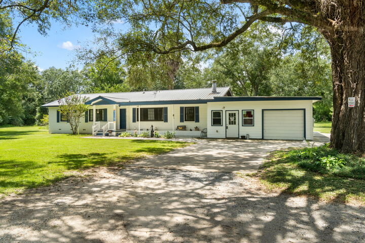 Property Photo:  243 Santa Rosa Rd  FL 32533 