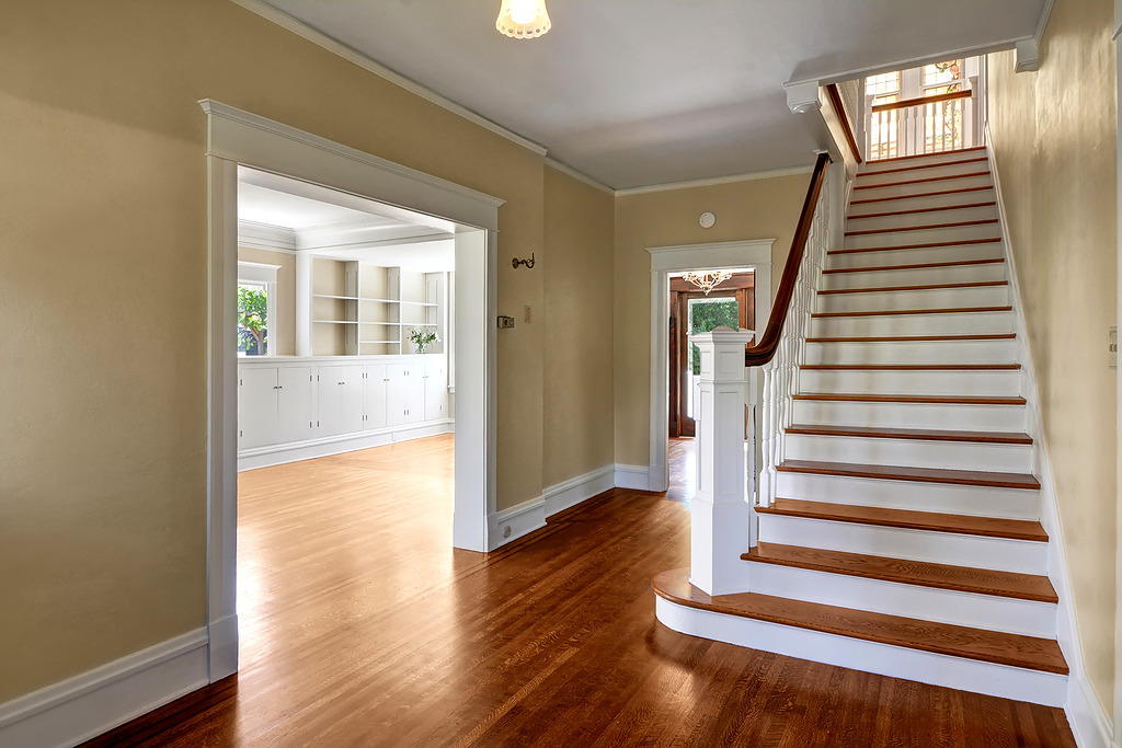 Property Photo: Foyer 3211 S Dose Terr  WA 98144 