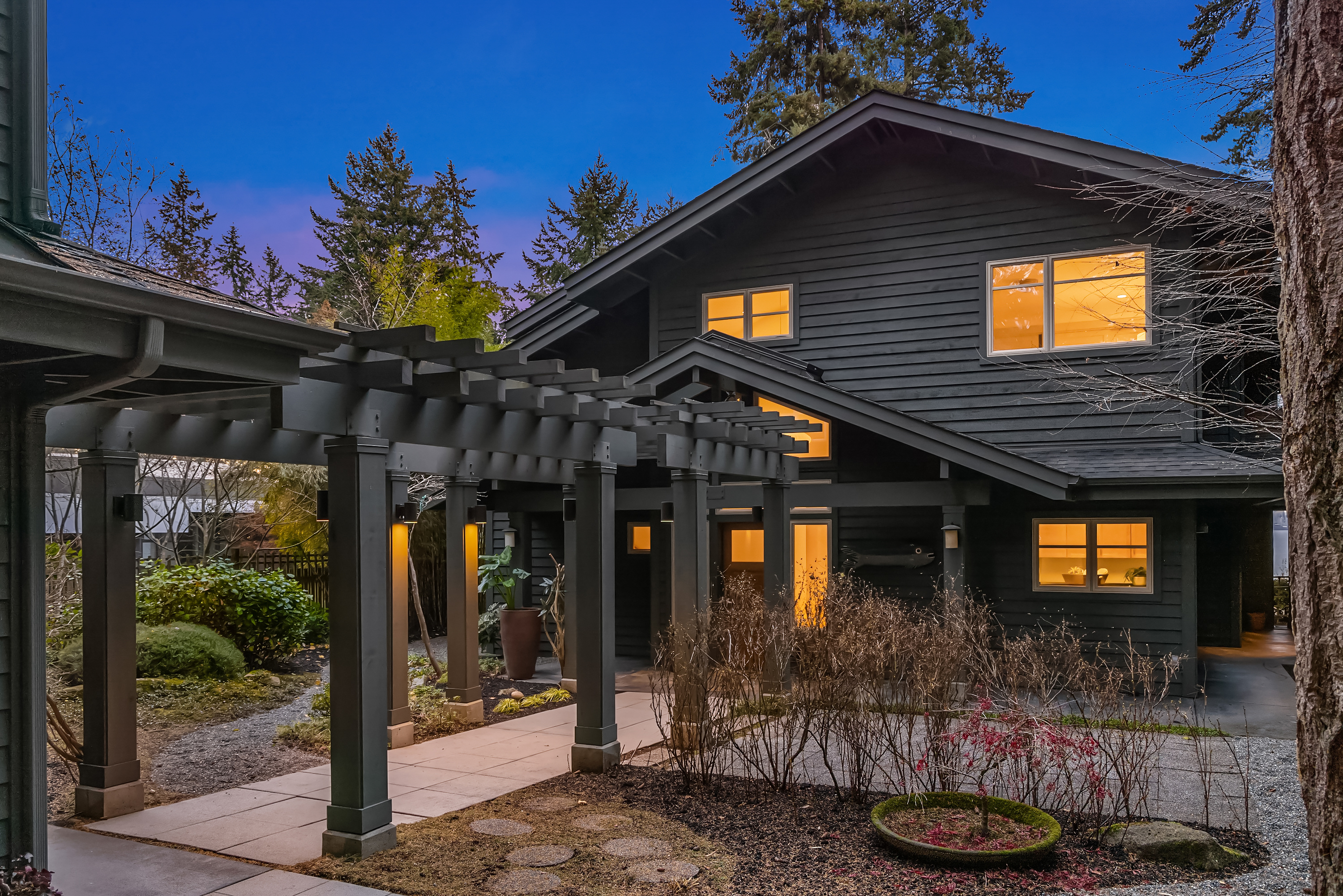 Property Photo:  7332 Madrona Drive NE  WA 98110 