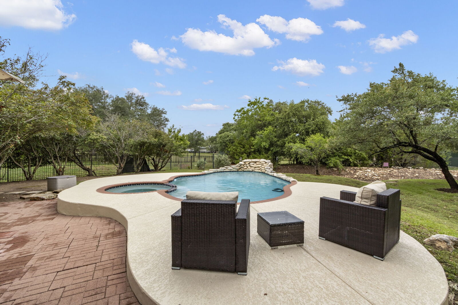 Property Photo:  15 Sarazen Loop N  TX 78628 