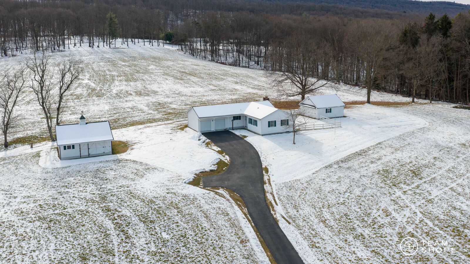 Property Photo: 475 Lesentier Lane PA 17112