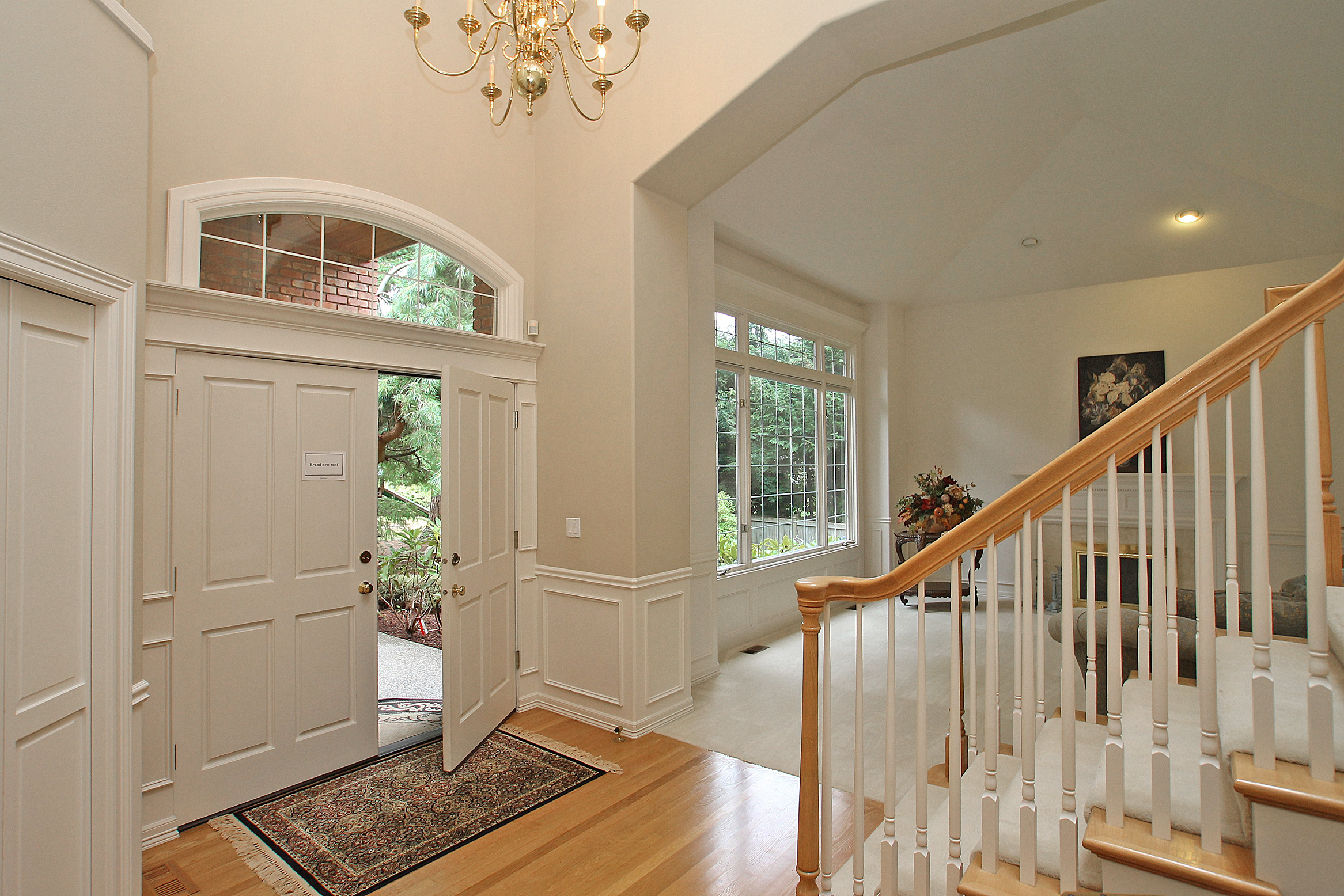 Property Photo: Foyer 3515 264th Ave SE  WA 98075 