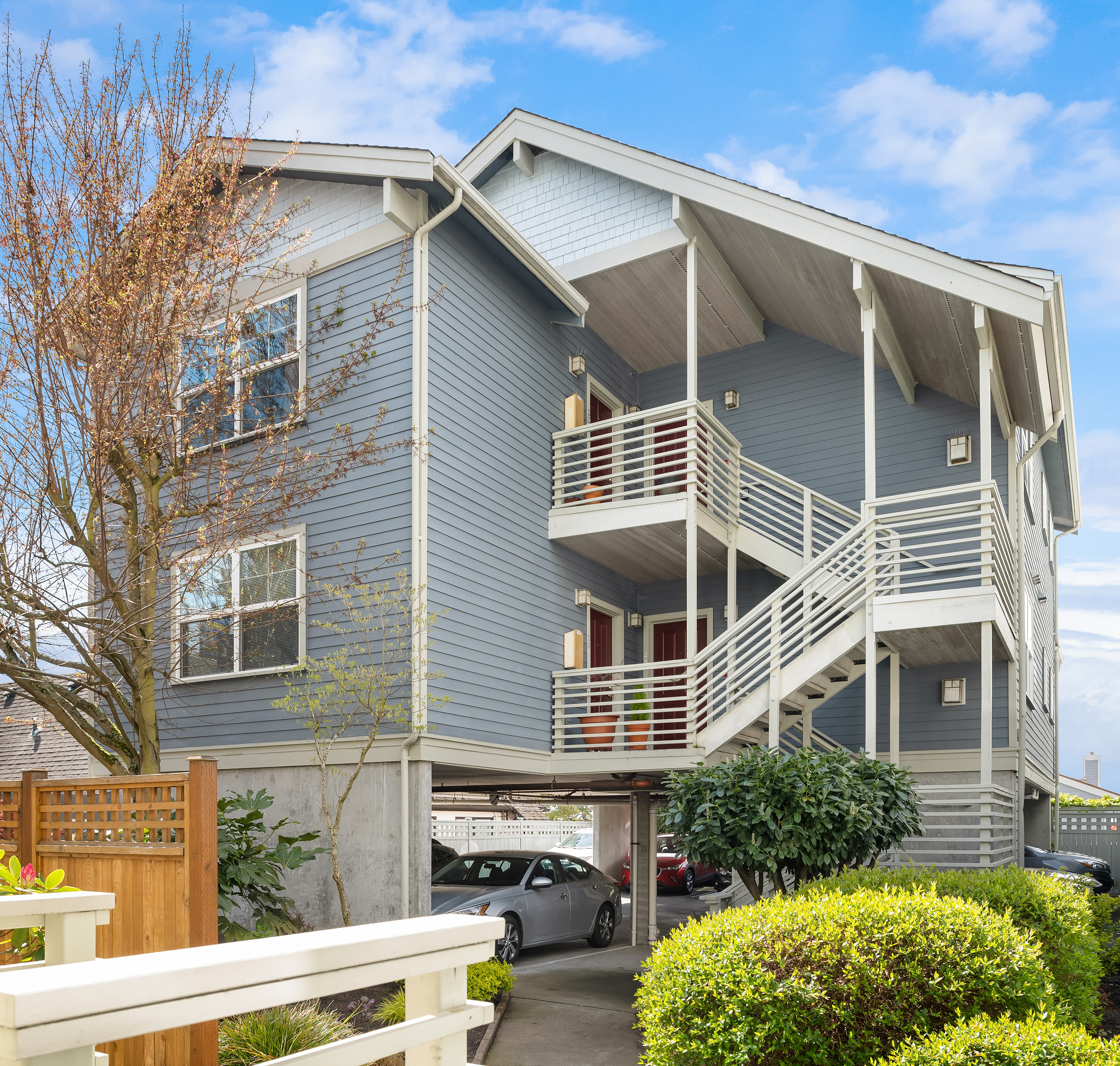 Property Photo: 5953 California Avenue 2C 5953 California Avenue 2C  WA 98136 