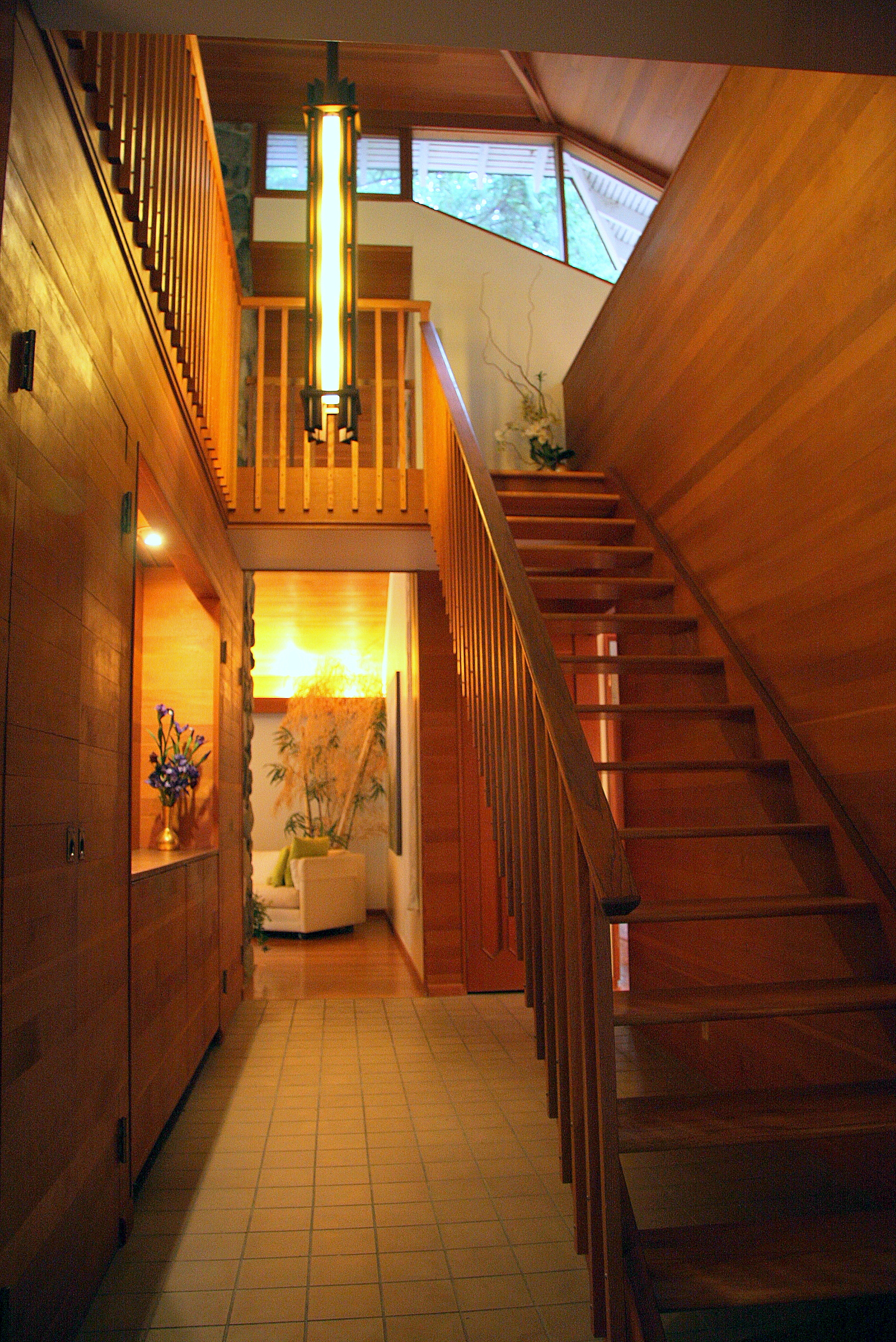 Property Photo: Entry & loft 26119 SE Black Nugget Rd  WA 98029 