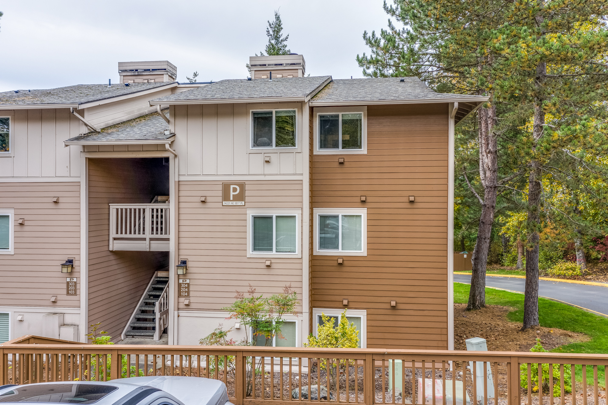 Property Photo: 14221 NE 181st Place P304 WA 98072