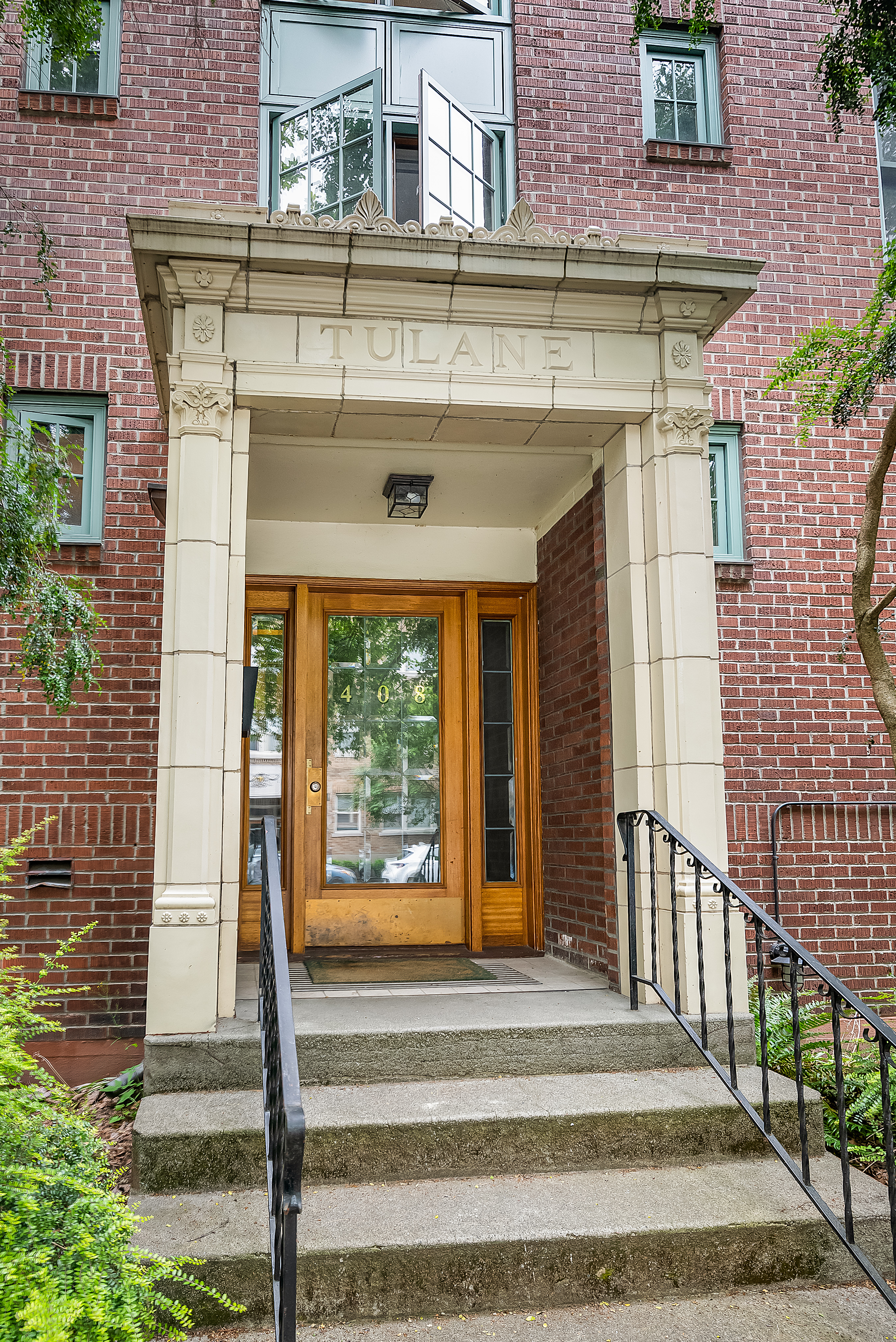 Property Photo: Tulane Co-op, Apt 106 408 Bellevue Avenue E 106  WA 98102 