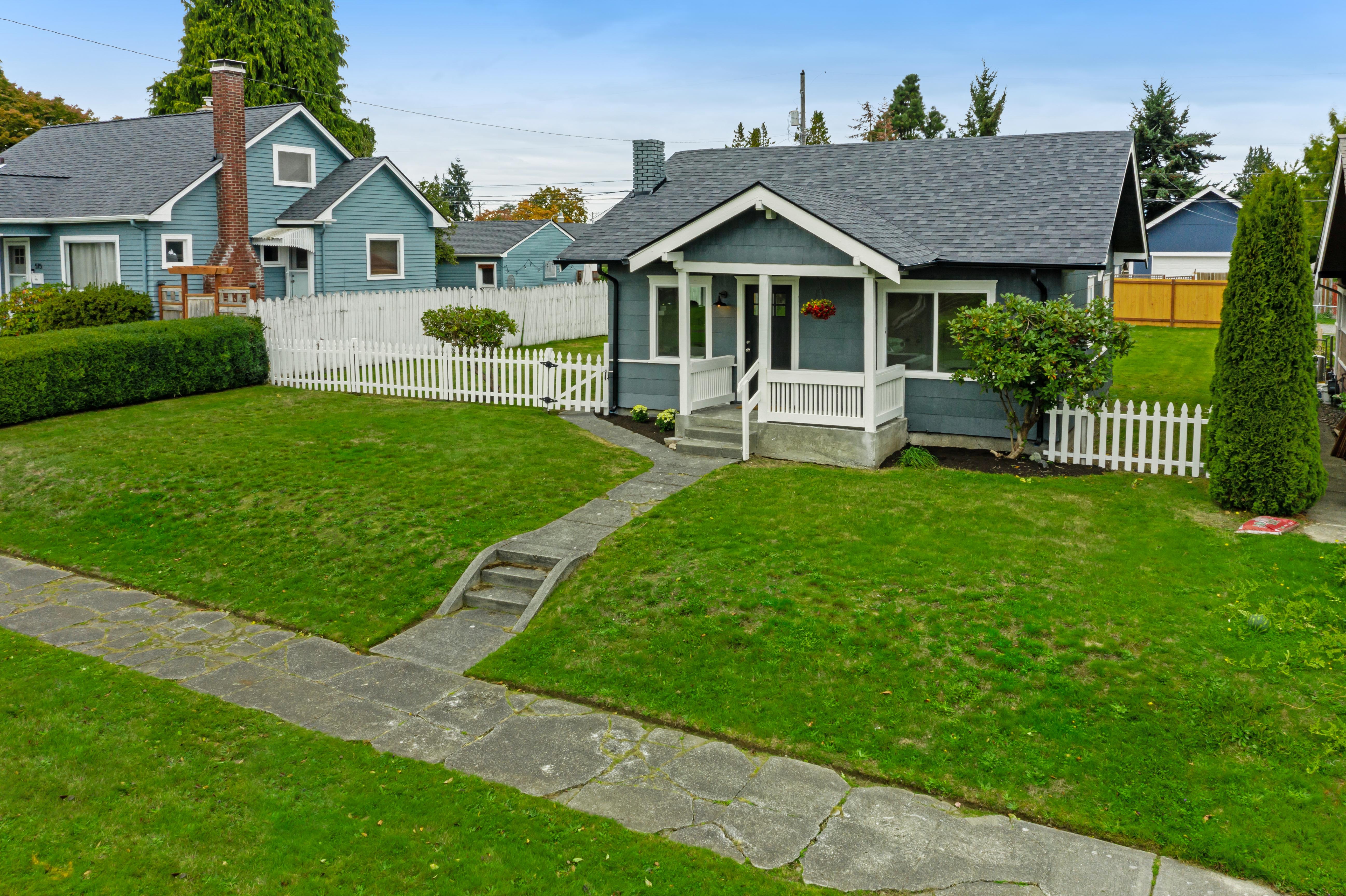 Property Photo:  511 S 53rd St  WA 98408 