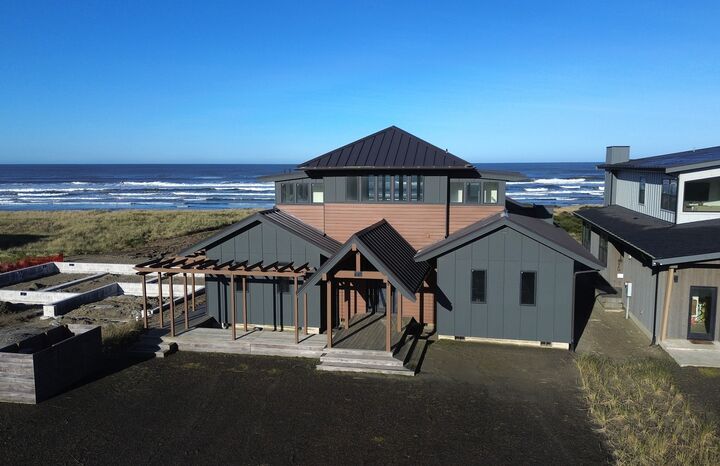 Property Photo:  911  Dune Crest  WA 98595 