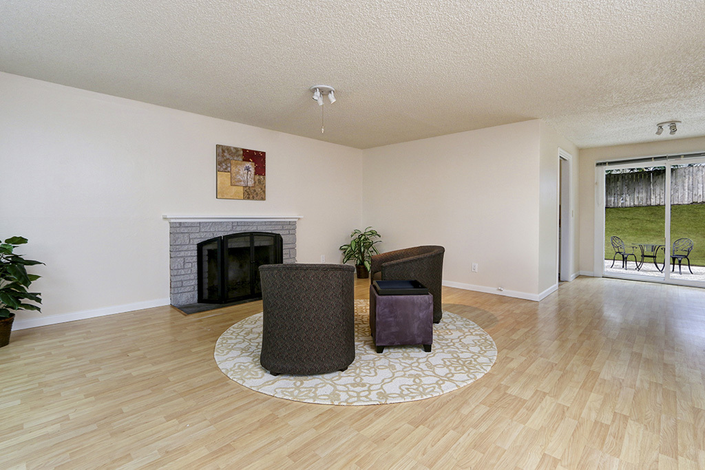 Property Photo: Living room 14423 SE 37th St  WA 98006 