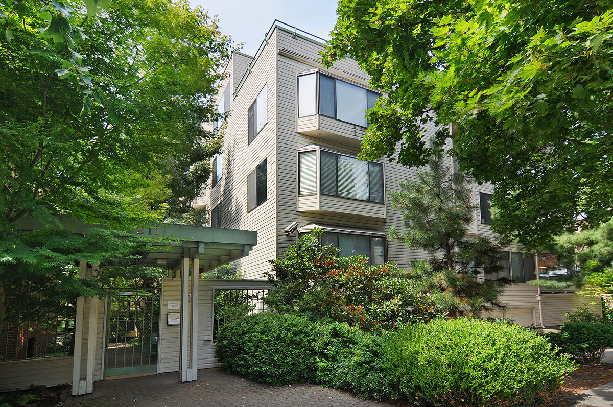 Property Photo: 211 Summit Ave E N-308 WA 98102