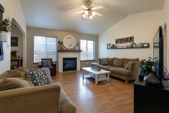 Property Photo:  524 Daisy Lane  WA 98264 