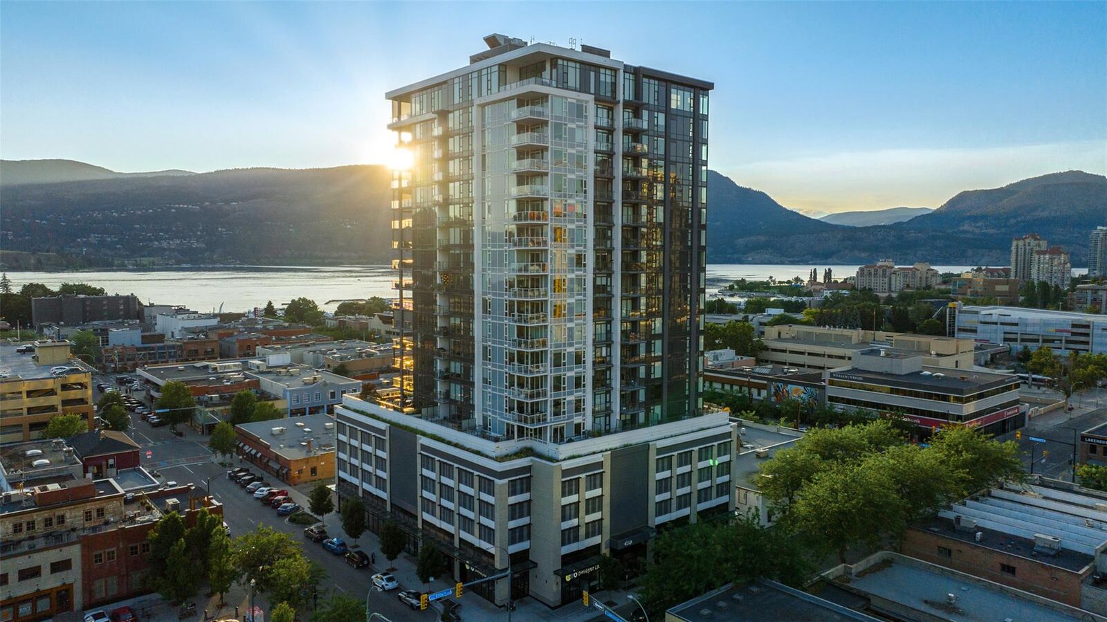 Property Photo:  1588 Ellis Street 1109  BC V1Y 0H1 
