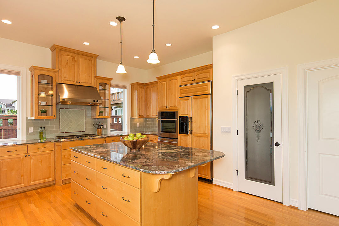 Property Photo: Kitchen & breakfast room 13534 SE 159th Place  WA 98058 