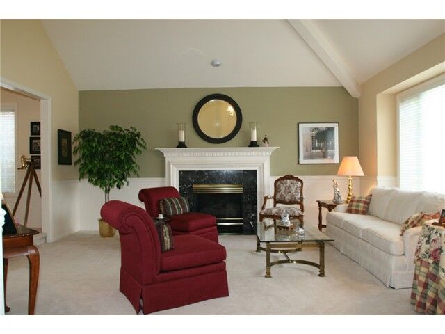Property Photo: The living room 755 NW Datewood Dr WA 98027