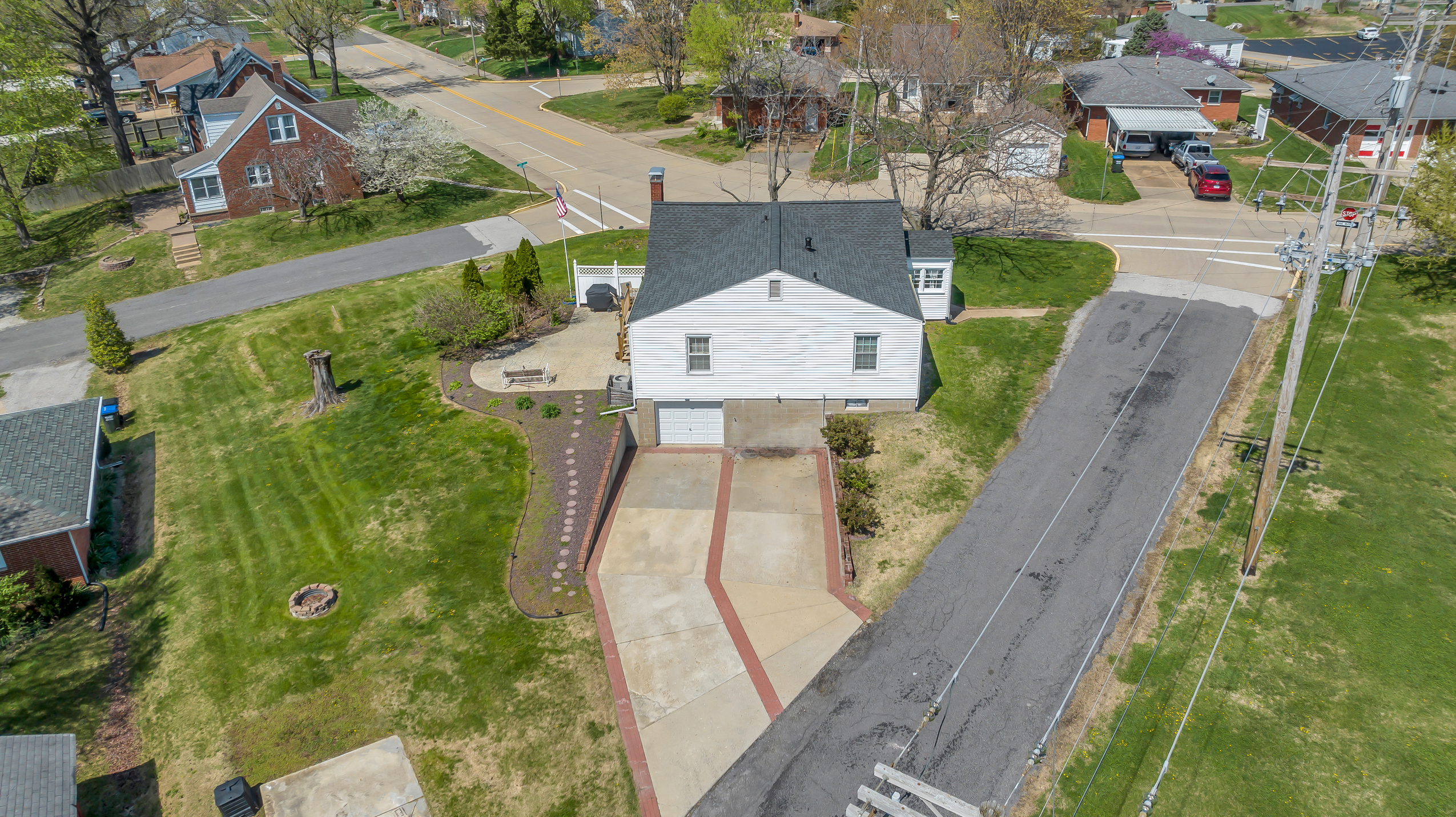 Property Photo:  328 W Legion Avenue  IL 62236 