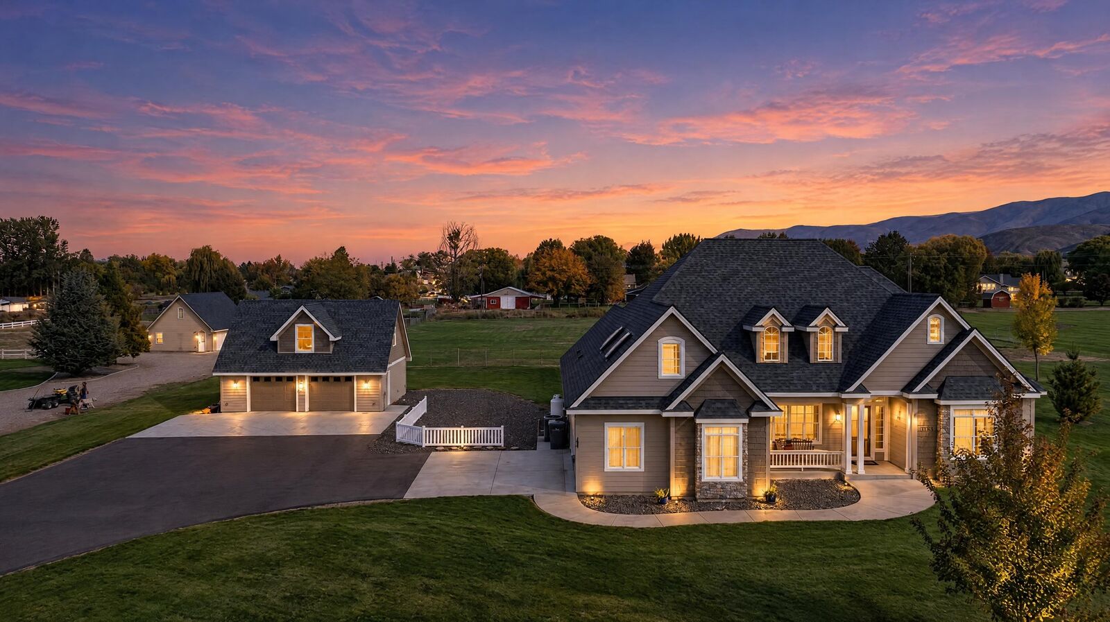 Property Photo: 18705 S Quail Run Pr SW WA 99350