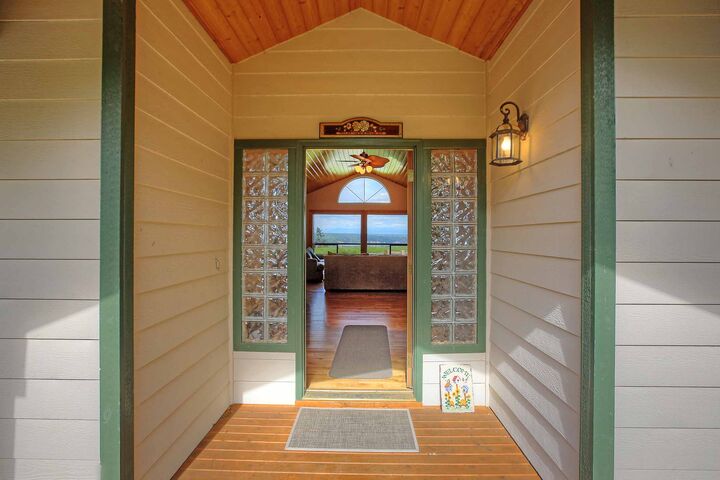 Property Photo: Interiors 4163 S East Camano Dr WA 98282