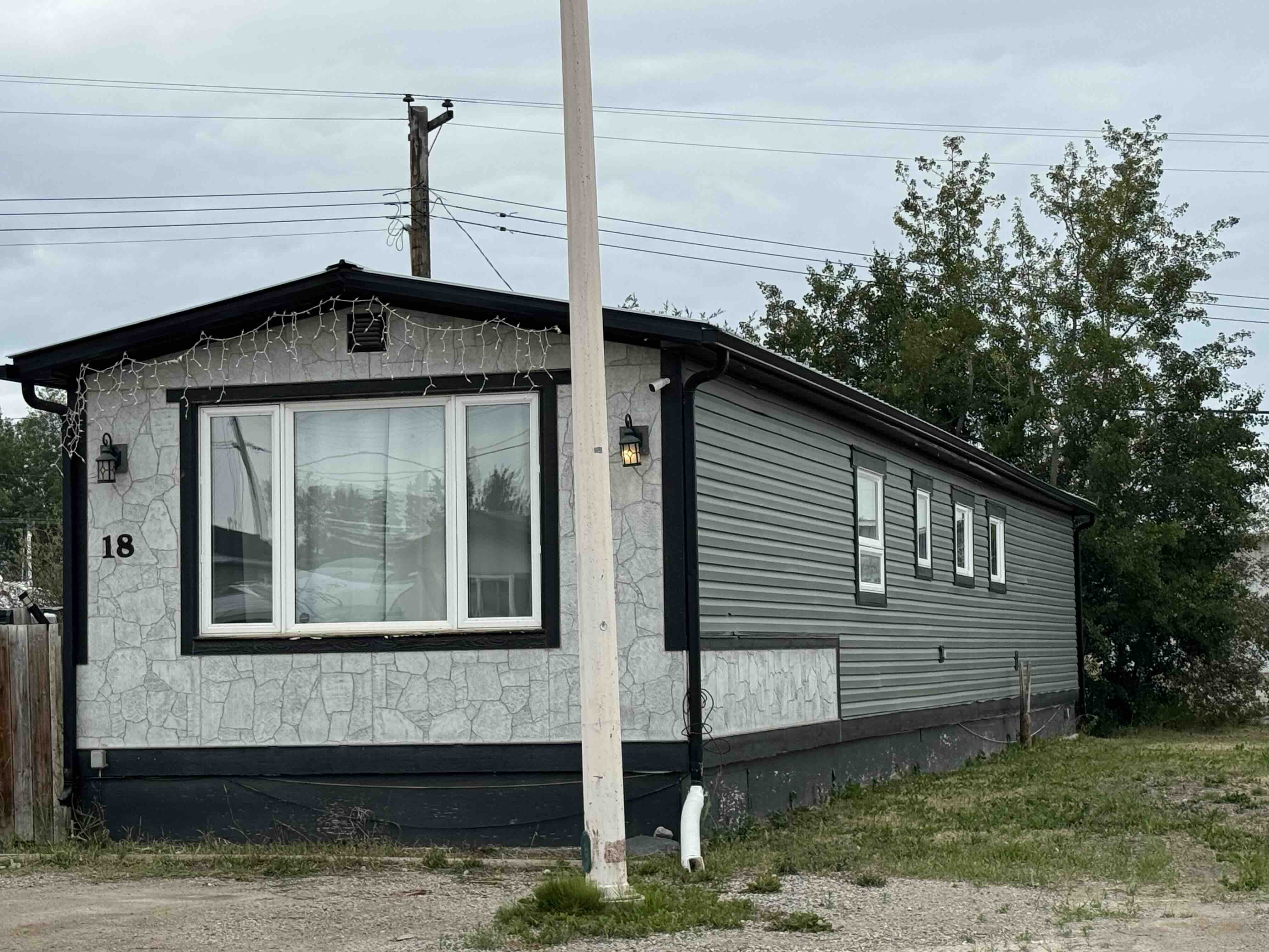 Property Photo:  18-61 Woodland Drive  NT X0E 0R8 