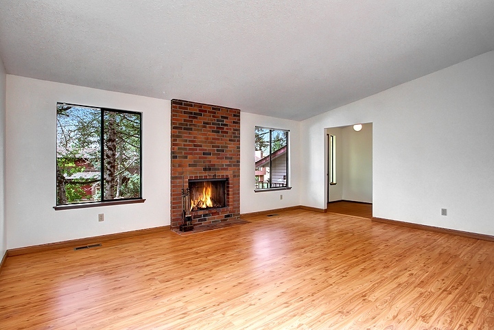 Property Photo: Living & dining room 16828 135th Place SE  WA 98058 