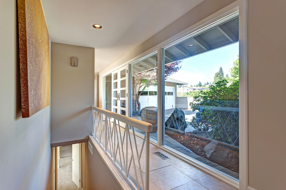 Property Photo: Foyer 18238 Ridgefield Rd NW  WA 98177 