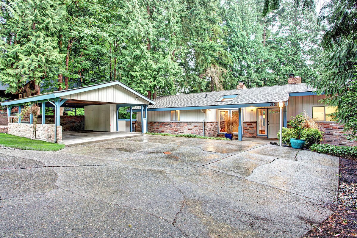 Property Photo: 3205 NE 181st St WA 98155