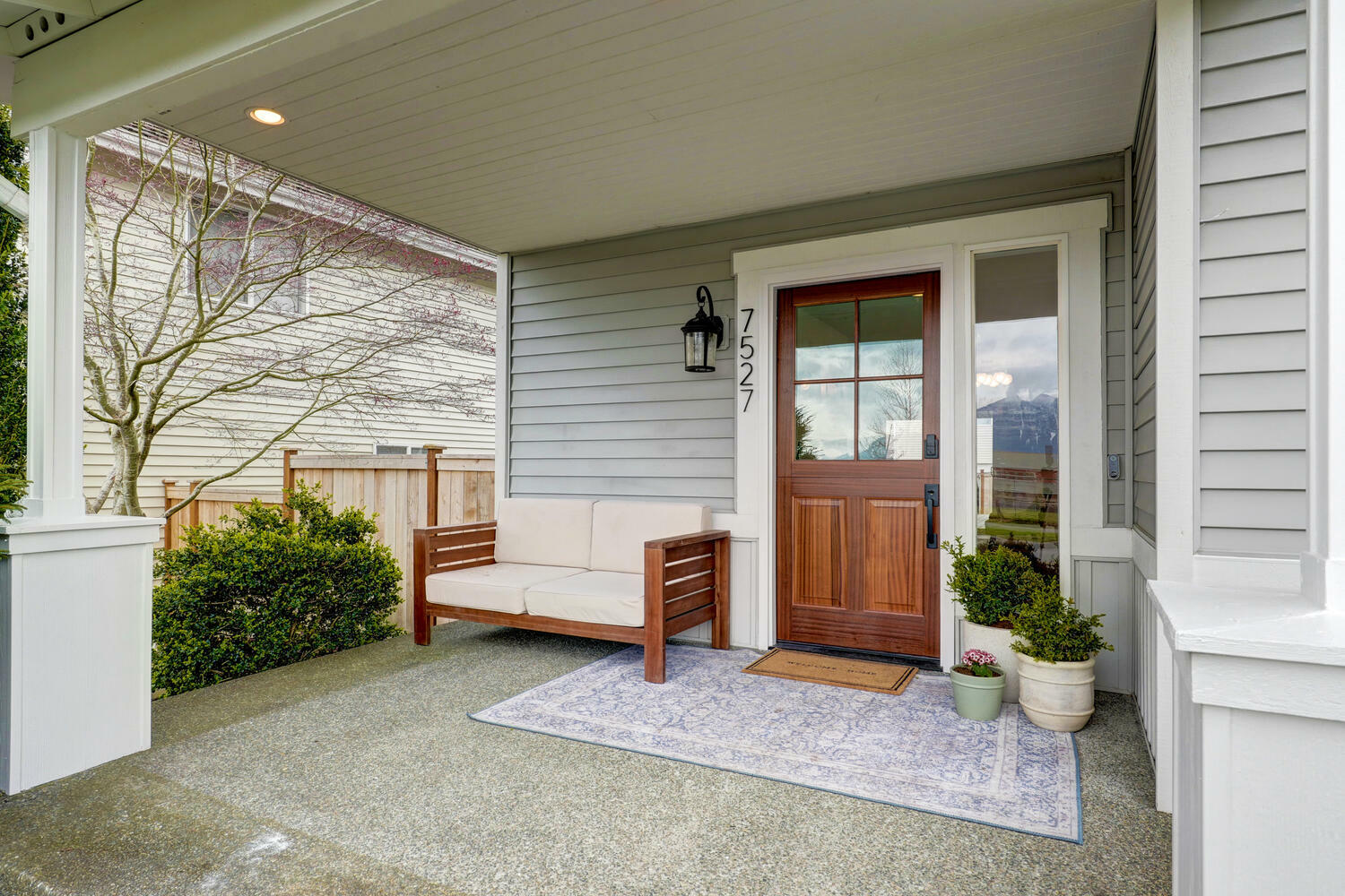 Property Photo:  7527 Douglas Avenue SE  WA 98065 