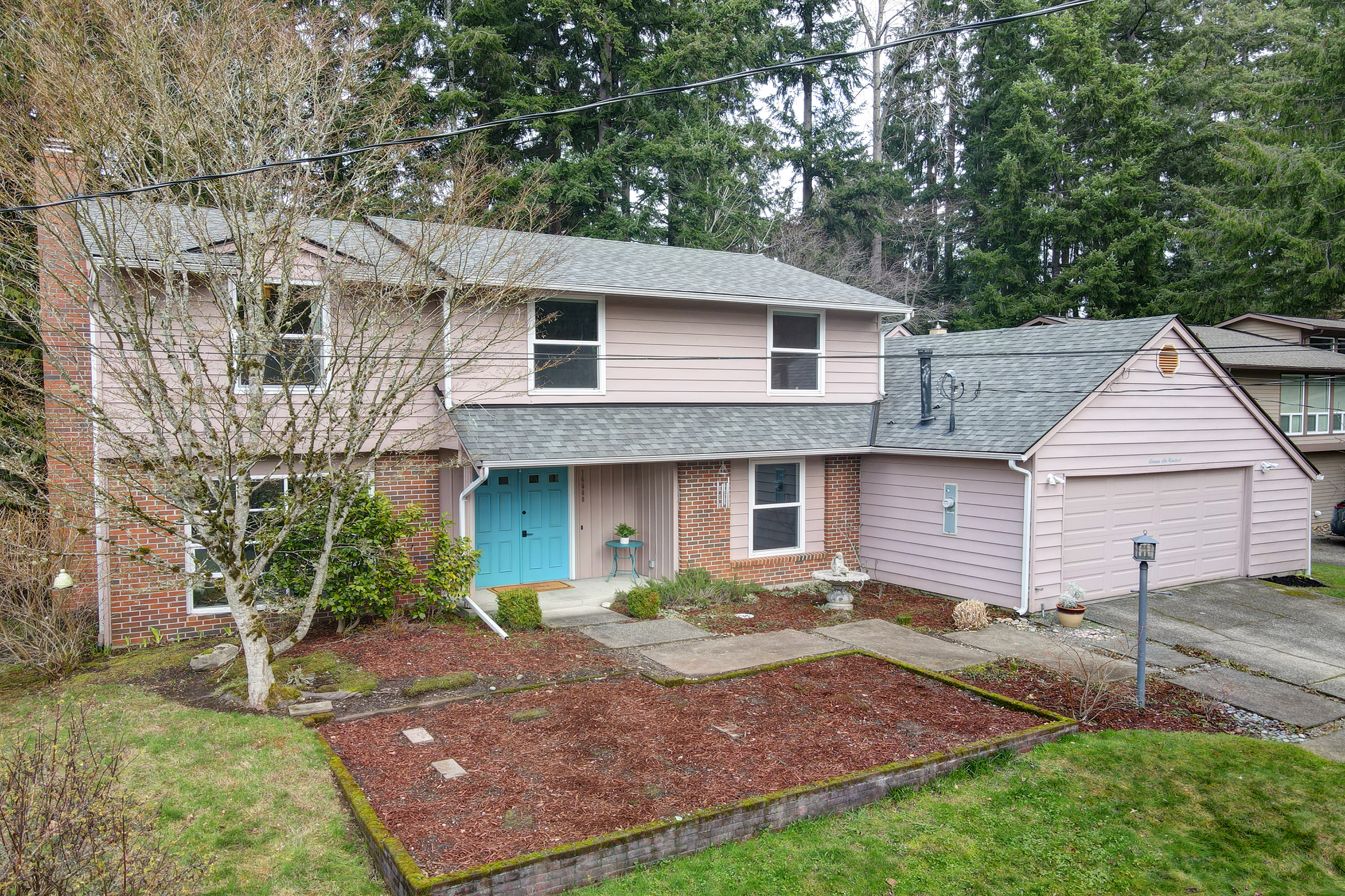 Property Photo:  16600 SE 17th Street  WA 98008 