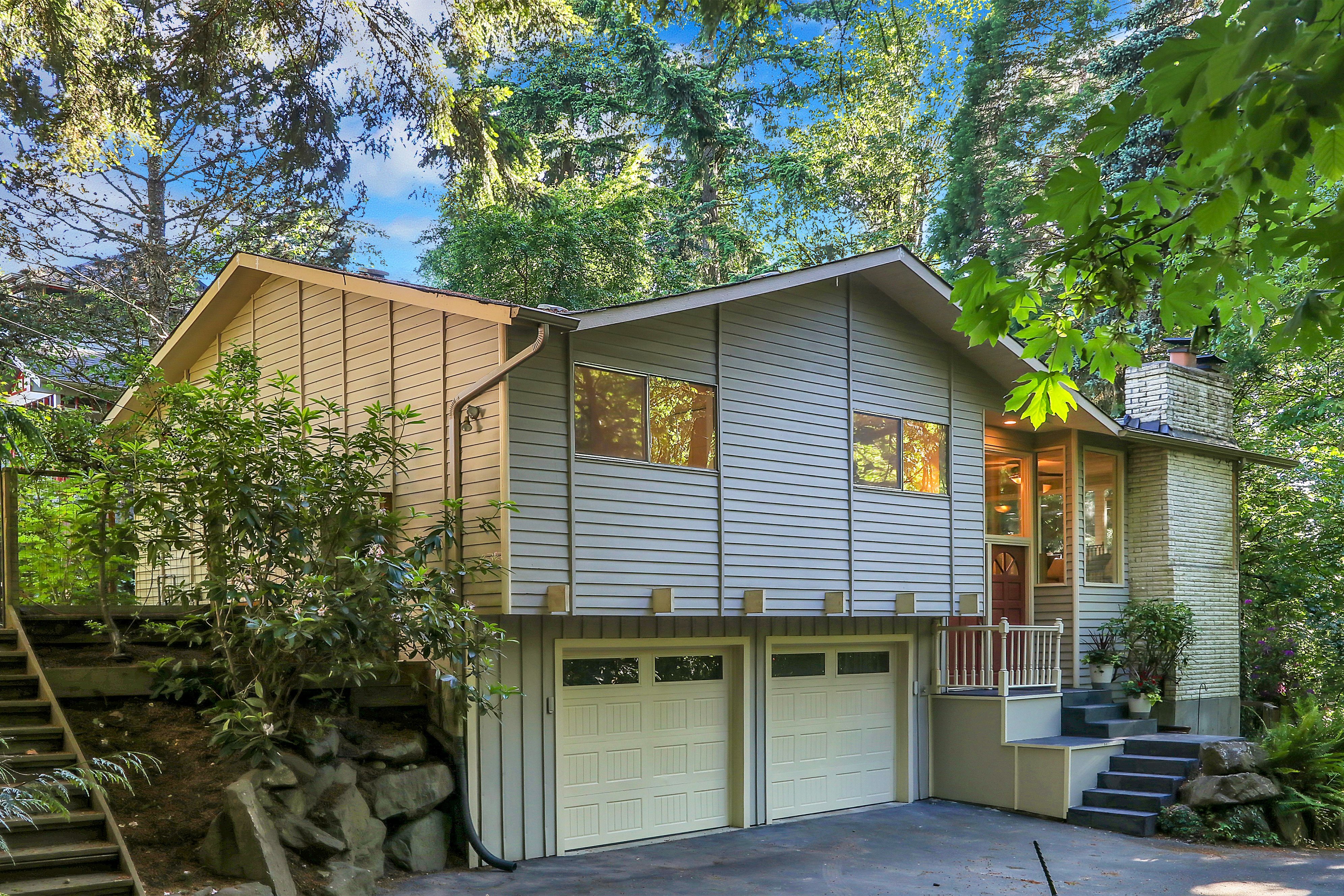 Property Photo:  18747 49th Place NE  WA 98155 