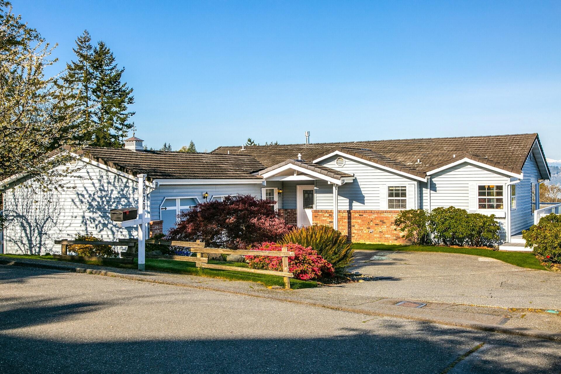 Property Photo:  5020 Alki Dr  WA 98203 