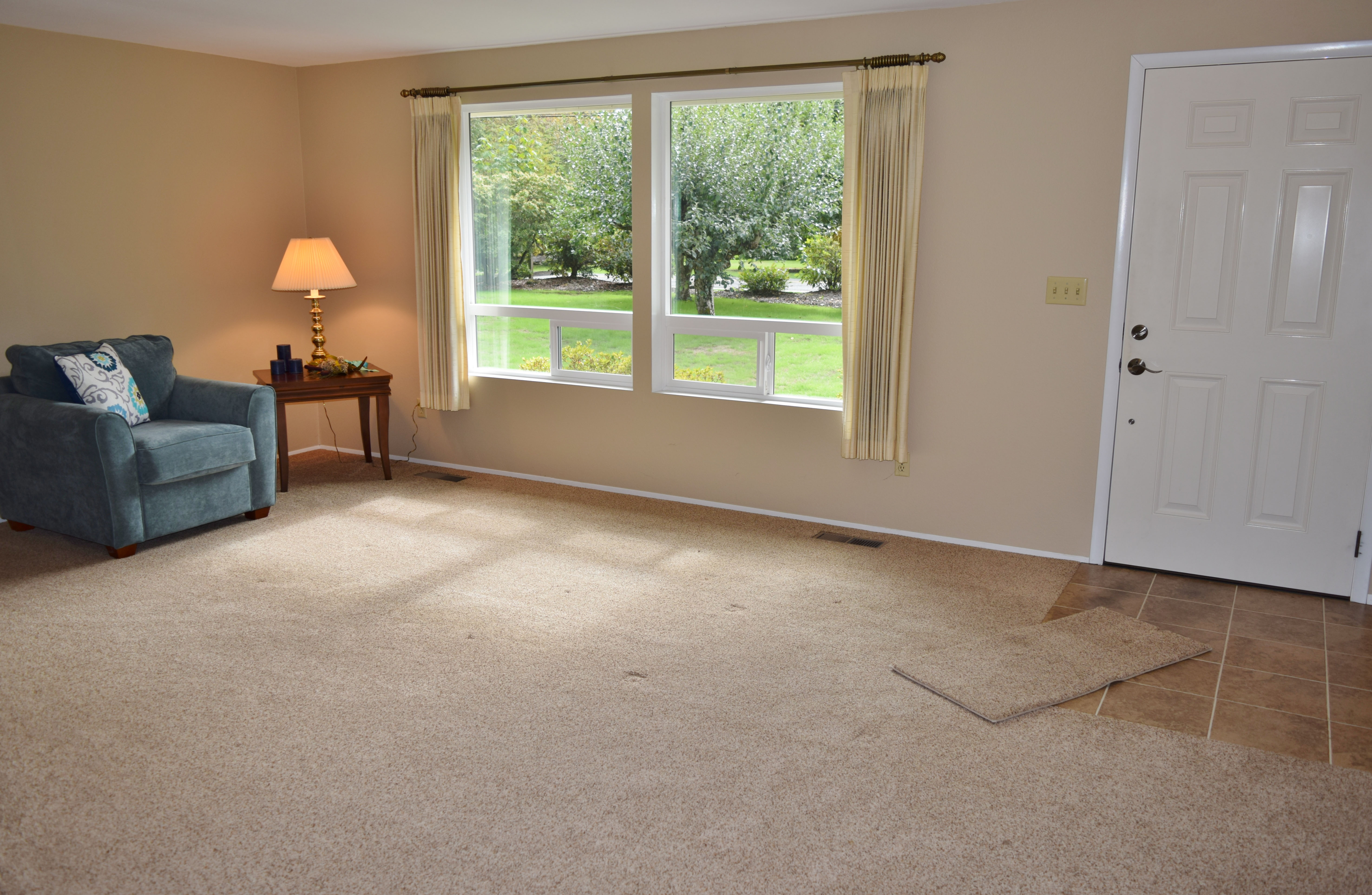 Property Photo: Living room 1064 W Laurel Rd WA 98248