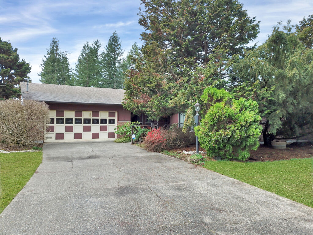 Property Photo:  22718 46th Ave E  WA 98387 