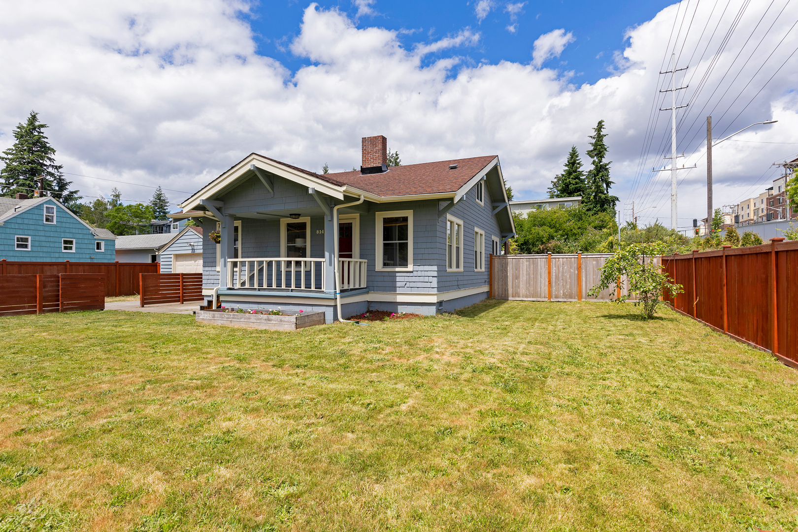 Property Photo:  814 N 128th St  WA 98133 