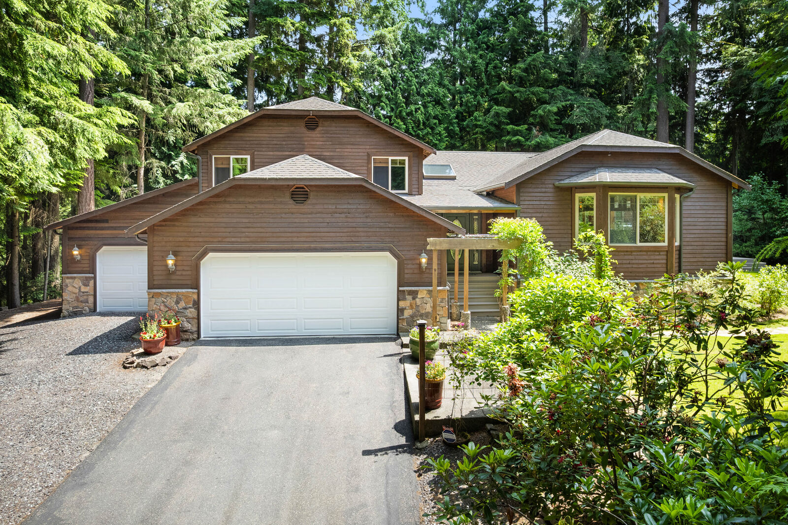Property Photo:  19812  163rd Avenue NE  WA 98072 
