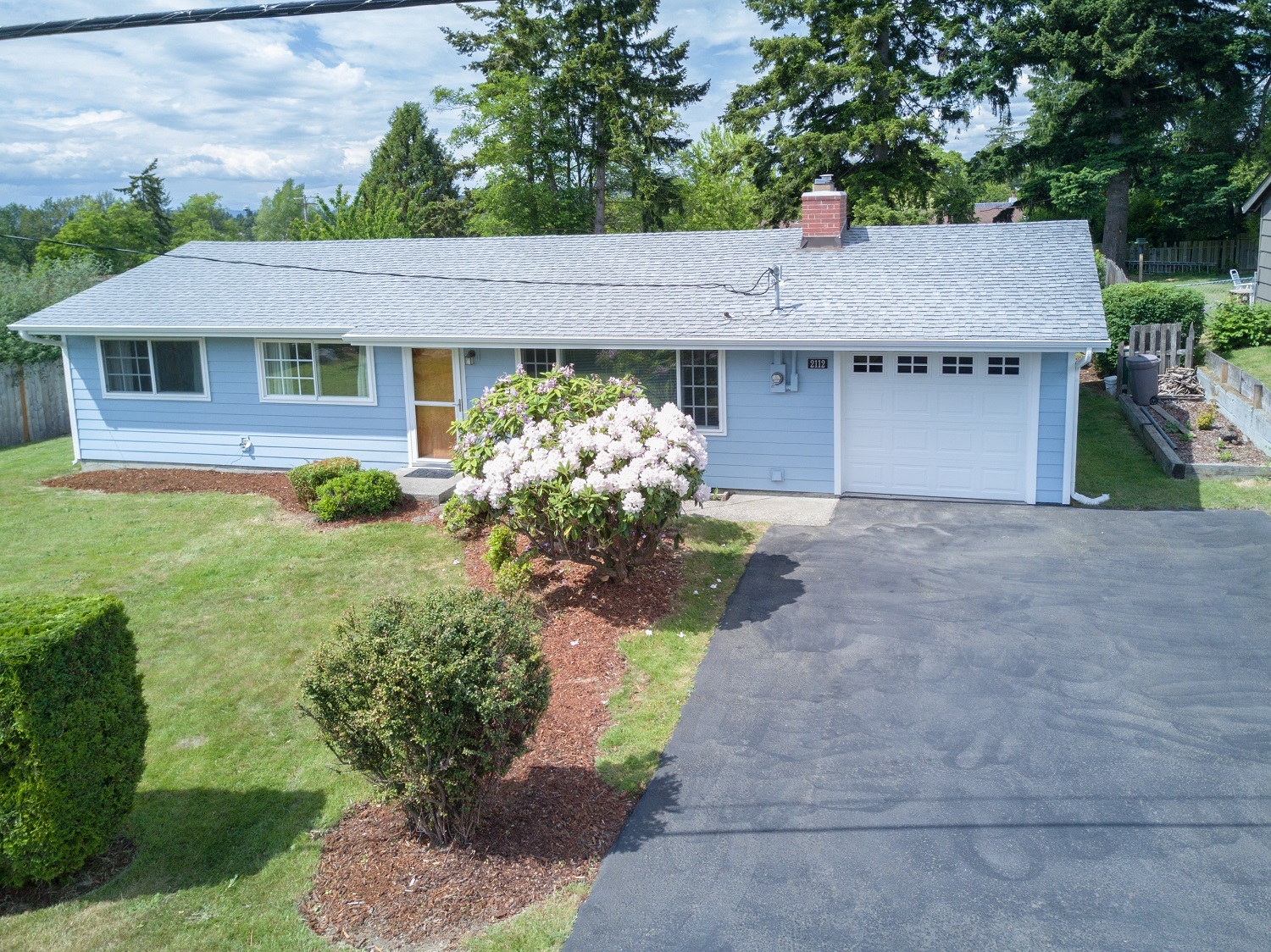 Property Photo:  2112 S 250th St  WA 98032 