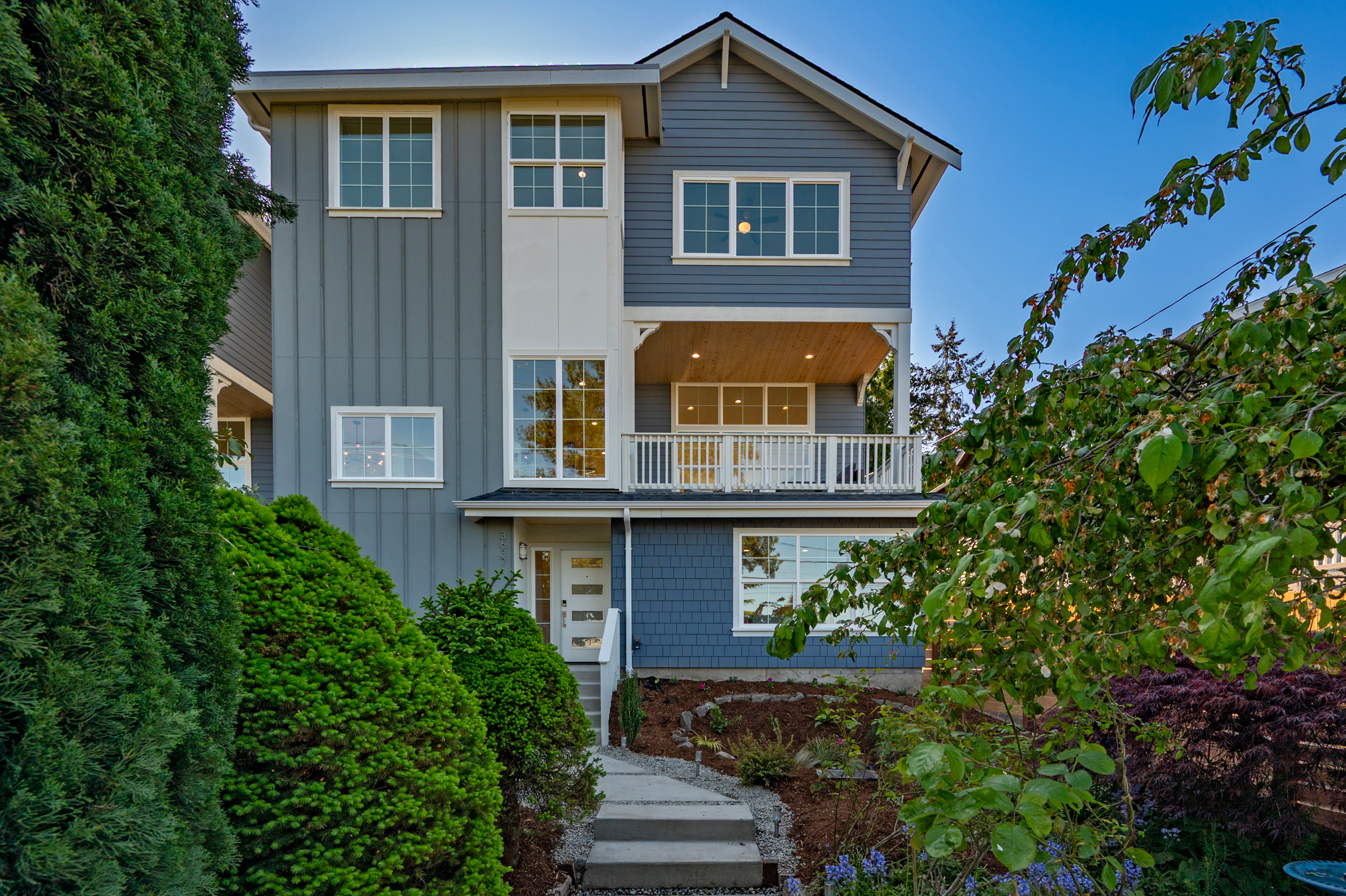 Property Photo: 3637 23rd Avenue W WA 98199