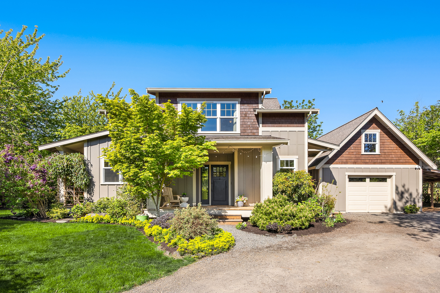 Property Photo: 2506 Soundview Drive NE 2506 Soundview Drive NE WA 98110