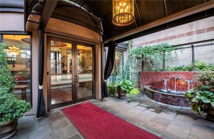 Property Photo: 323 Queen Anne Ave N 711 323  Queen Anne Avenue N 711  WA 98109 