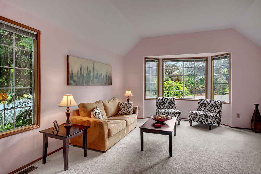 Property Photo: Living room 17820 NE 101st Ct  WA 98052 