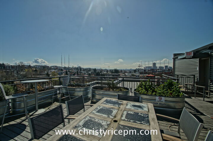 Property Photo: 530 Broadway Avenue E 210 WA 98102