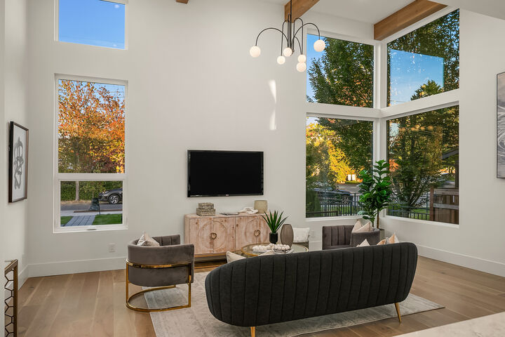 Property Photo:  419  14th Avenue W  WA 98033 