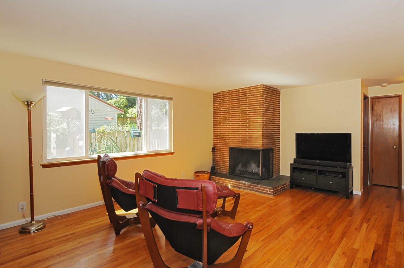 Property Photo: Living room 16427 15th Ave SW  WA 98166 