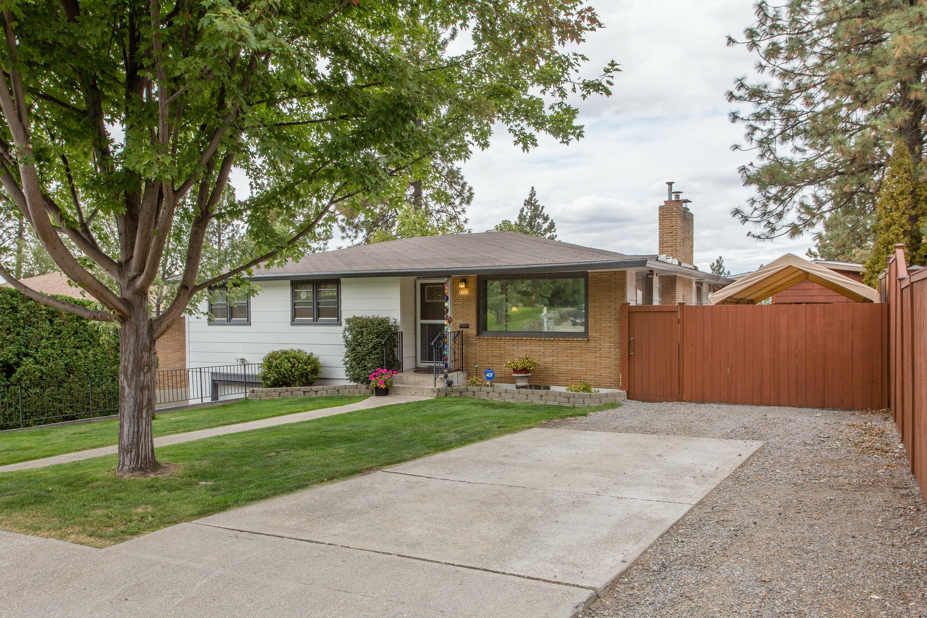 Property Photo: 3703 E 18th Ave WA 99223