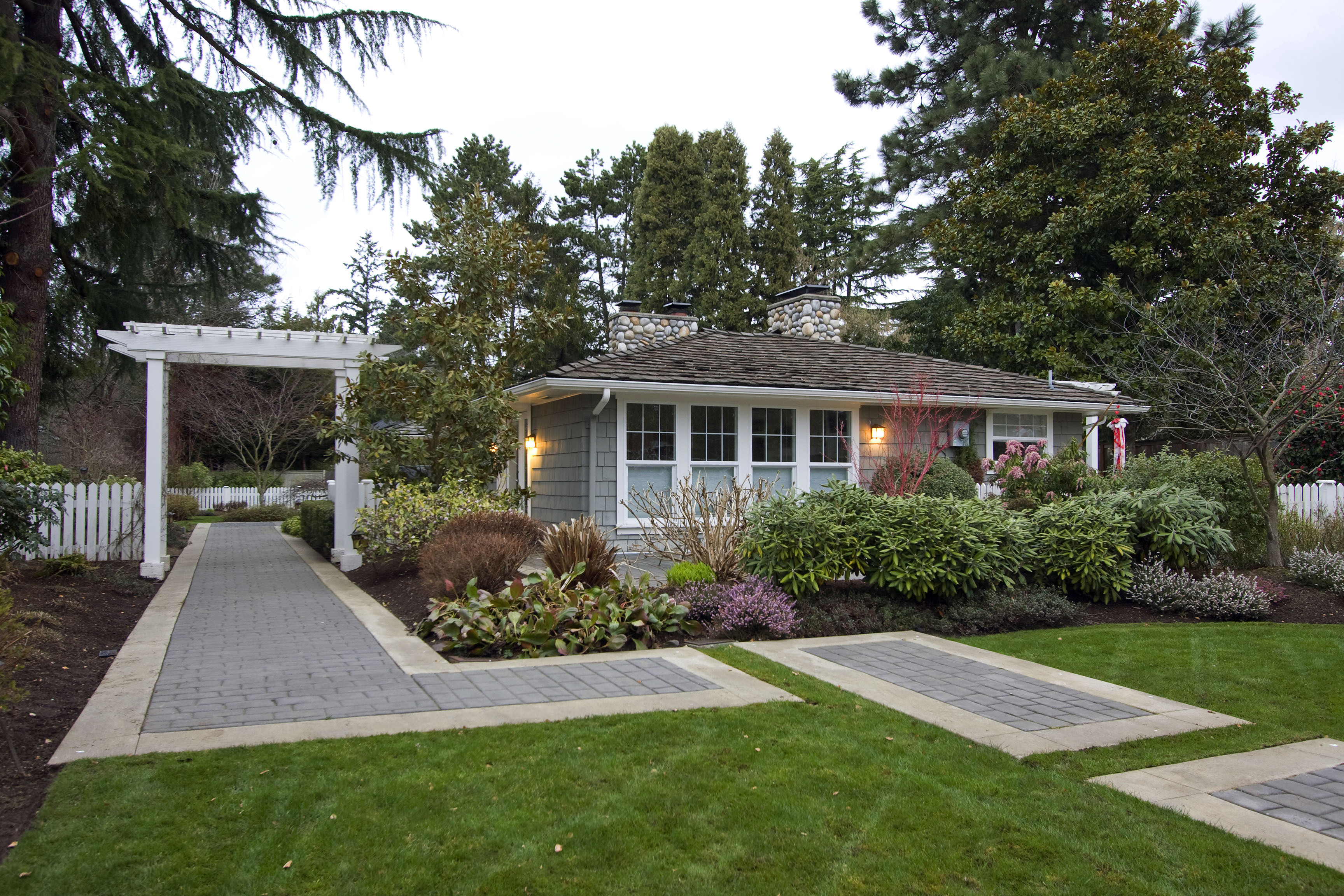 Property Photo:  8322 Hunts Point Place  WA 98004 