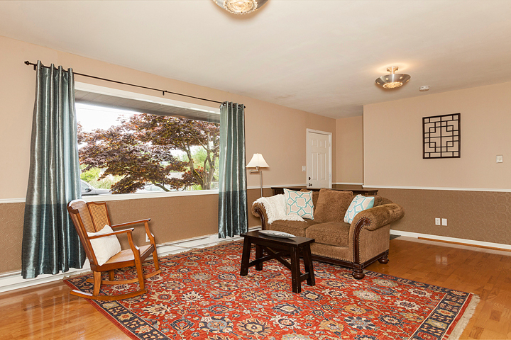 Property Photo: Living room 5333 21st Ave SW  WA 98106 