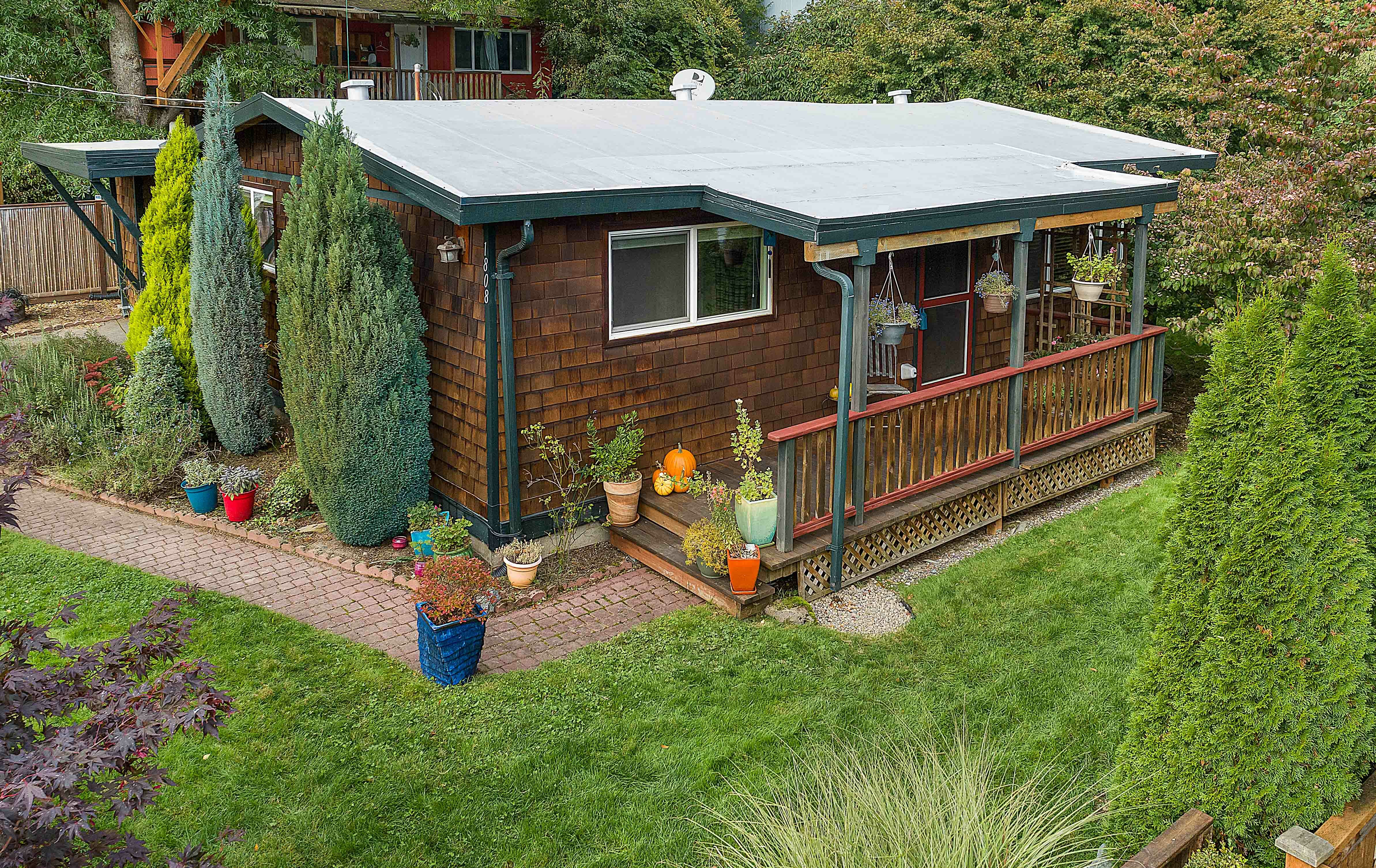 Property Photo: Exterior 1808 NE 96th St WA 98115