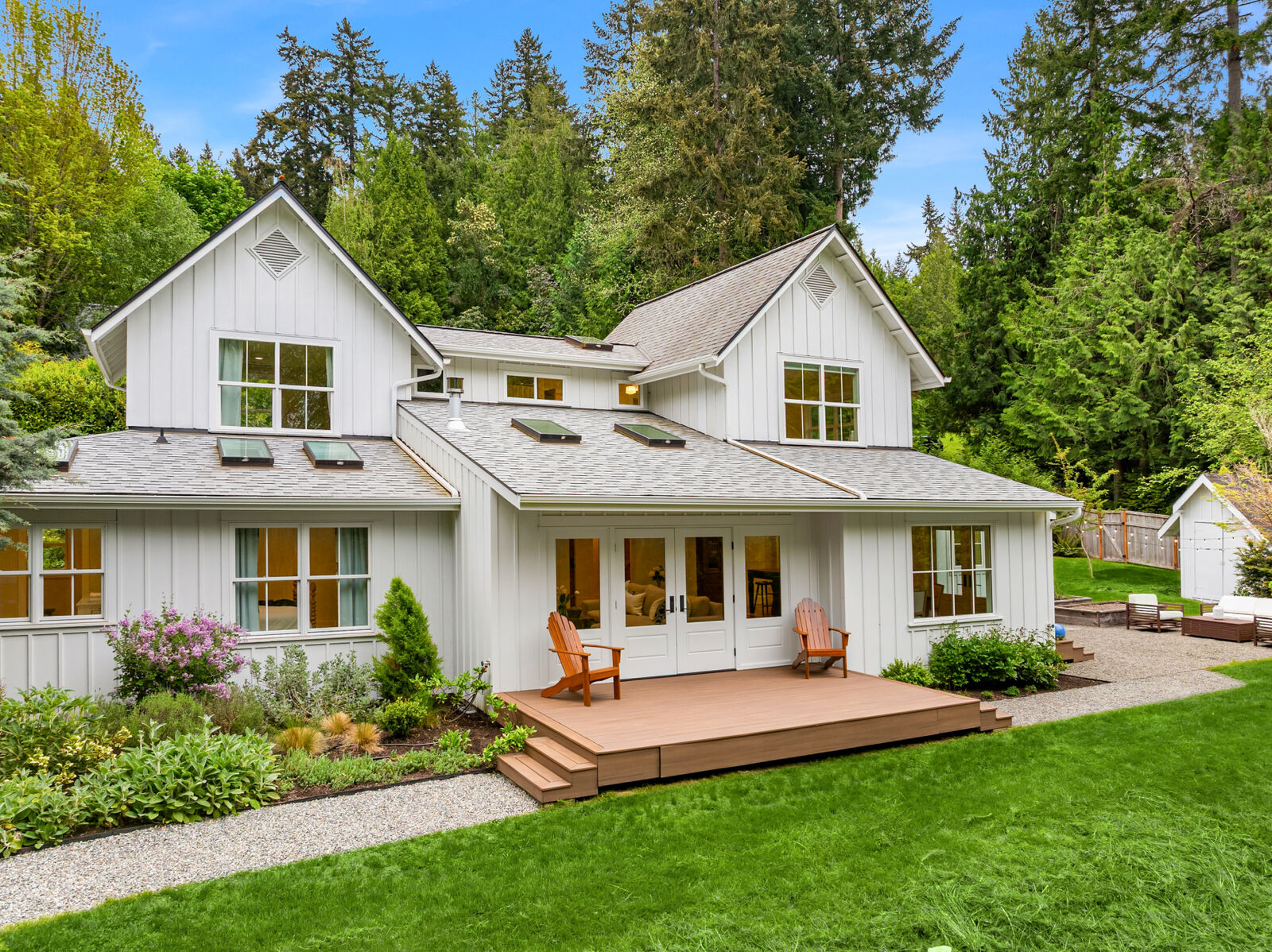 Property Photo:  4080  Crystal Springs Drive NE  WA 98110 
