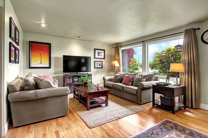 Property Photo: Living room 1044 Redmond Ave NE  WA 98056 
