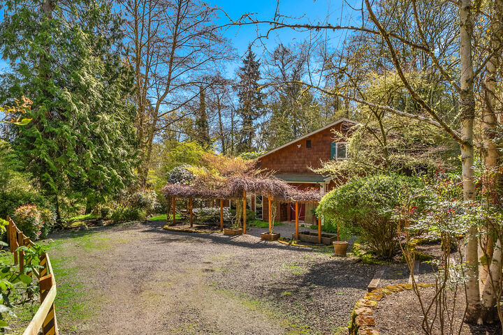 Property Photo:  15335  Sunrise Drive NE  WA 98110 